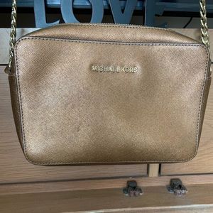 Michael kors cross body